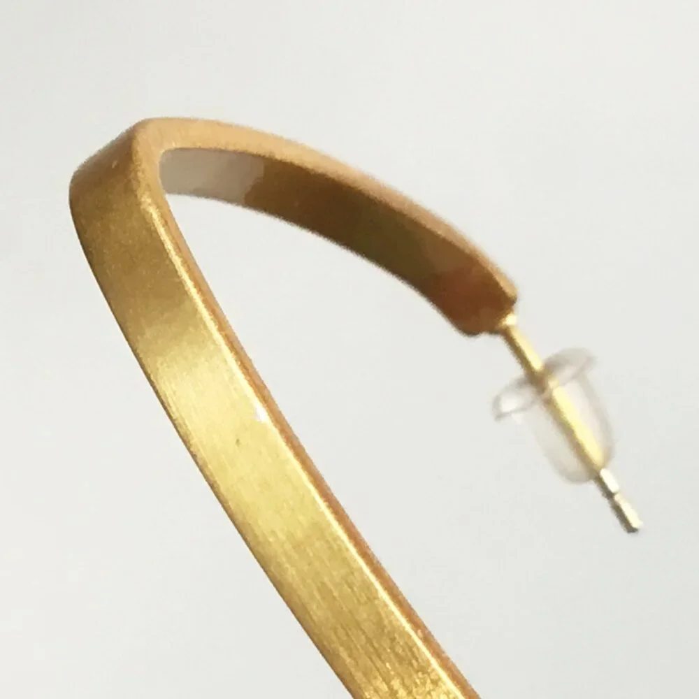 Dean Davidson Brushed Matte Gold Tone Tapered Square Hoop Earrings 1.5” - Picture 7 of 9